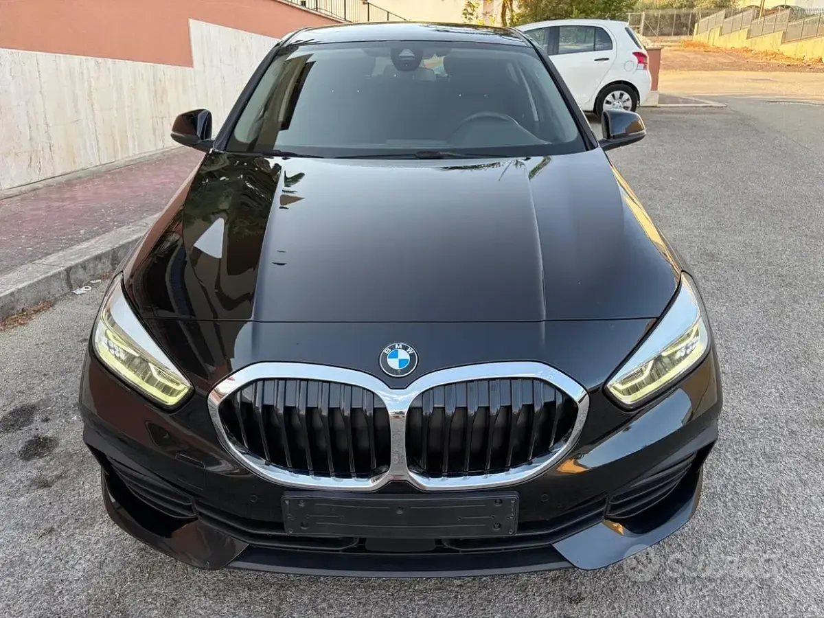 Usata BMW 116 Sport Line 116 CV (85 kW) 2022 Nero Utilitaria