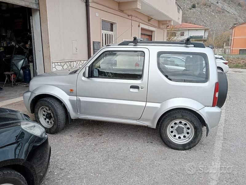 Usata Suzuki Jimny 85 CV (62 kW) 2007 SUV