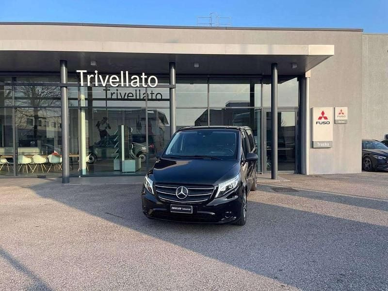 Usata Mercedes Vito 190 CV (139 kW) 2021 Nero ossidania Furgone