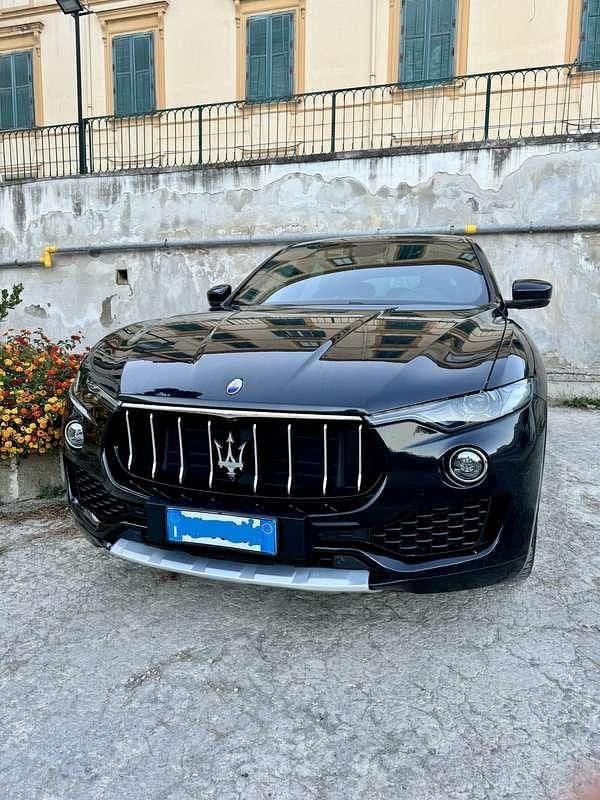 Usata Maserati Levante 275 CV (202 kW) 2016 Nero SUV