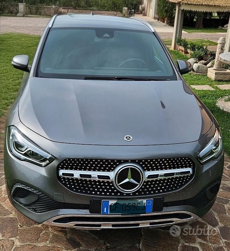 Usata Mercedes GLA200 163 CV (119 kW) 2021 Grigio SUV