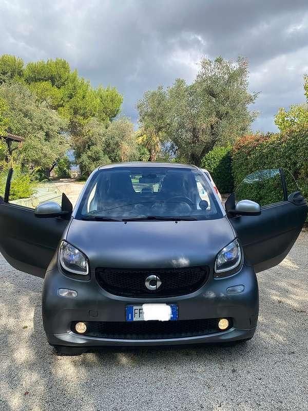 Usata Smart ForTwo Coupé Passion 90 CV (66 kW) 2017 Grigio Utilitaria