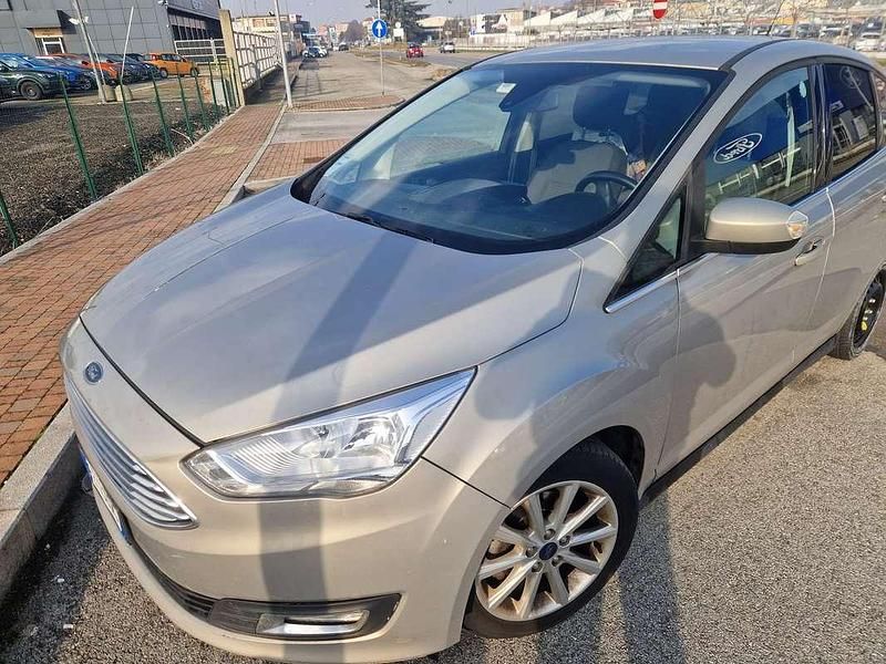 Usata Ford C-MAX Titanium 120 CV (88 kW) 2016 Oro Monovolume
