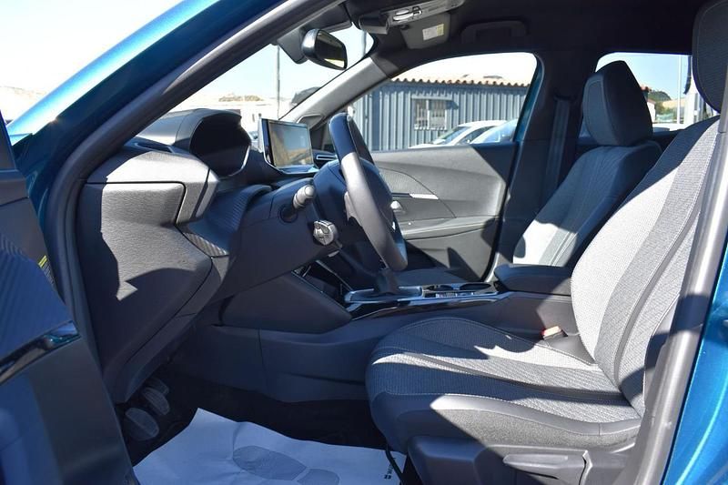 Usata Peugeot 2008 Allure 101 CV (74 kW) 2025 Blu SUV