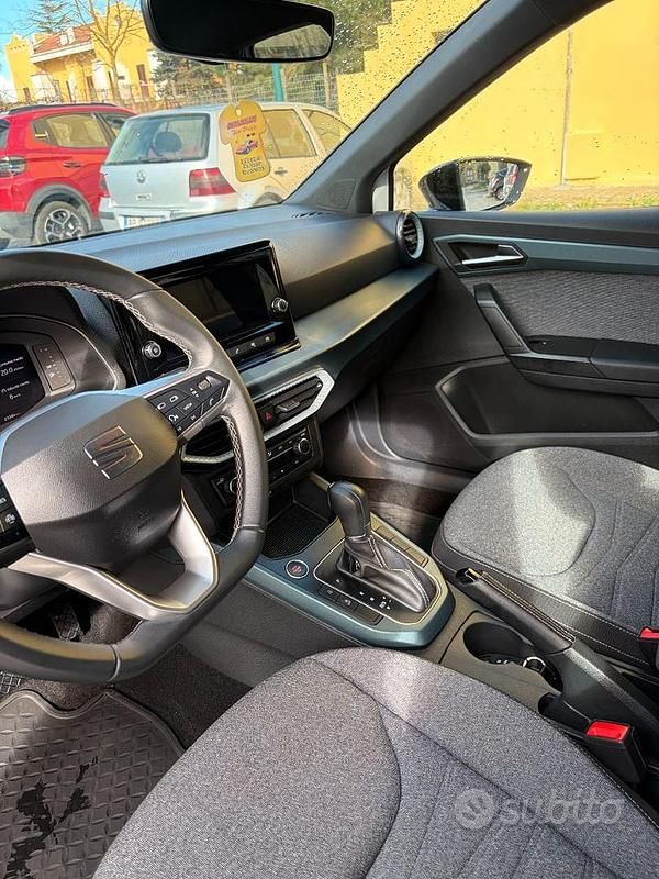 Usata Seat Arona Xperience 116 CV (85 kW) 2024 Bianco SUV