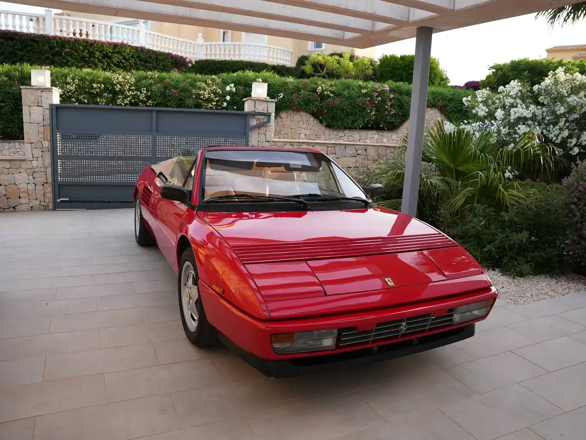 Usata Ferrari Mondial 300 CV (220 kW) 1991 Rosso Cabrio