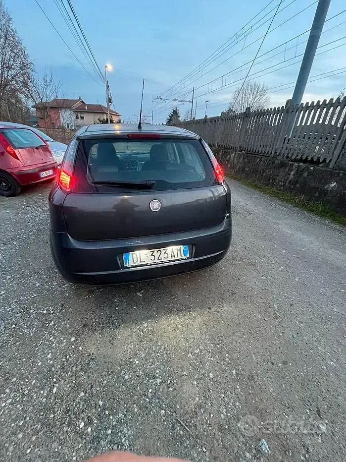 Usata Fiat Grande Punto 90 CV (66 kW) 2009 Grigio Utilitaria