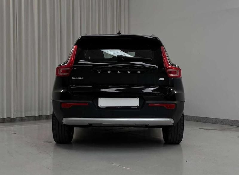 Usata Volvo XC40 Core 129 CV (94 kW) 2022 Onyx black SUV