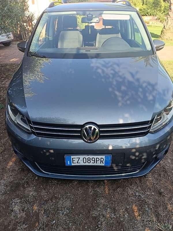 Grigio Usata 2015 VW Touran Comfortline Monovolume | 11.000 € (Buon prezzo) - Immagine 1/4