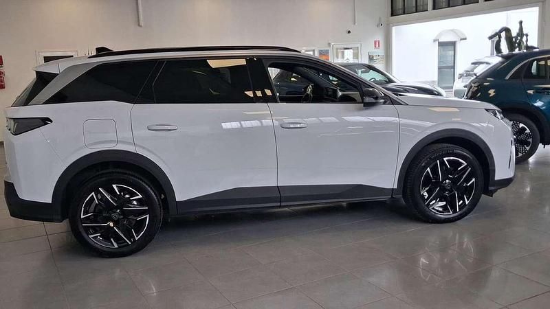 Usata Peugeot 5008 Allure 136 CV (100 kW) 2025 Bianco SUV