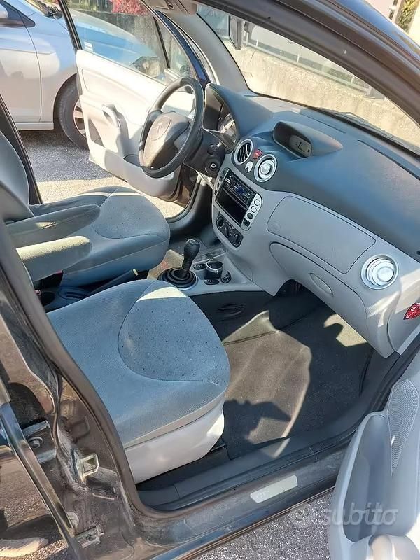 Usata Citroën C3 70 CV (51 kW) 2004 Nero Berlina