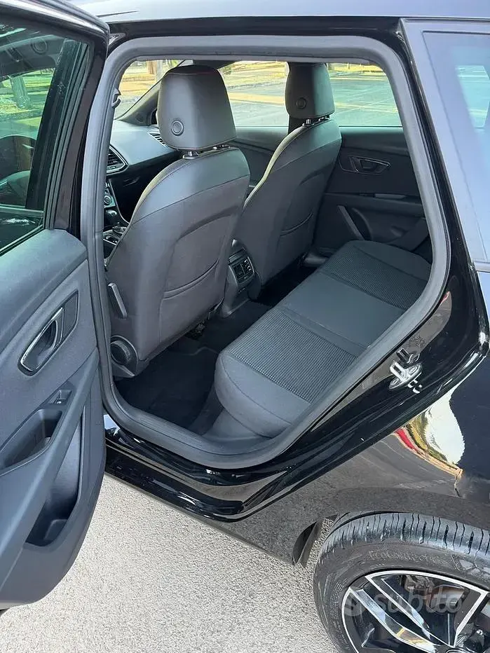 Usata Seat Leon FR 115 CV (84 kW) 2018 Nero Station wagon