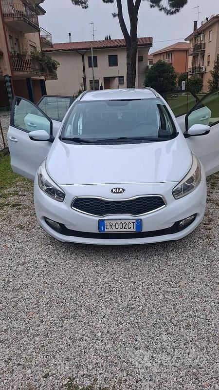 Begagnad Kia Ceed 2013 Vit Halvkombi