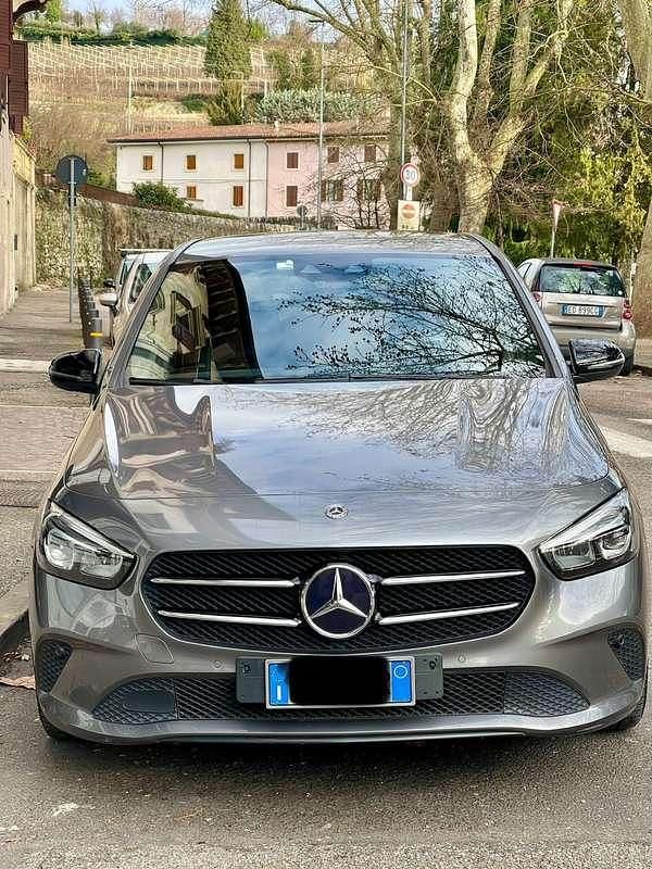 Begagnad Mercedes B200 150 HK (110 kW) 2019 Minibuss