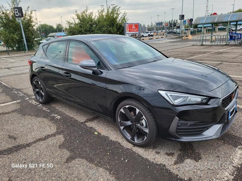 Nero Usata 2023 Cupra Leon Tre volumi | 26.000 € (Buon prezzo) - Immagine 1/4