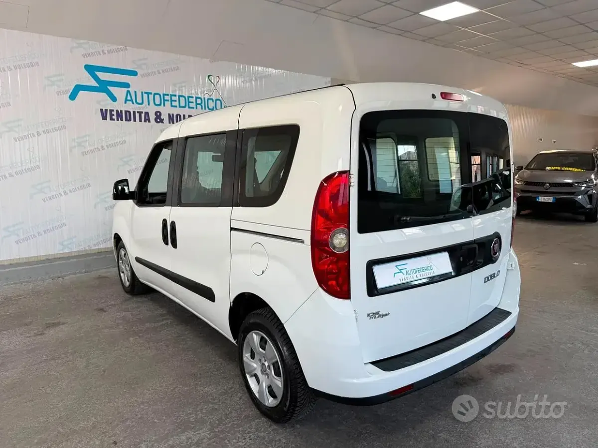 Usata Fiat Doblò Active 105 CV (77 kW) 2012 Bianco Monovolume