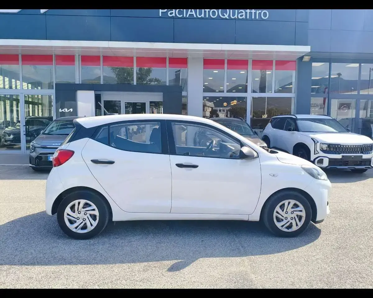 Usata Hyundai i10 Advanced 65 CV (47 kW) 2021 Bianco Utilitaria