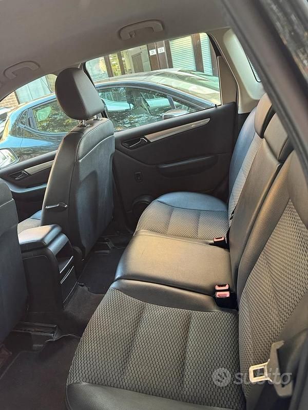 Usata Mercedes A180 Avantgarde 109 CV (80 kW) 2008 Nero Utilitaria