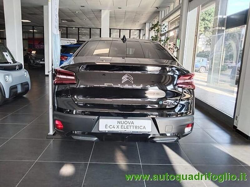 Usata Citroën e-C4 Shine 100 kW (136 CV) 2023 Nero SUV