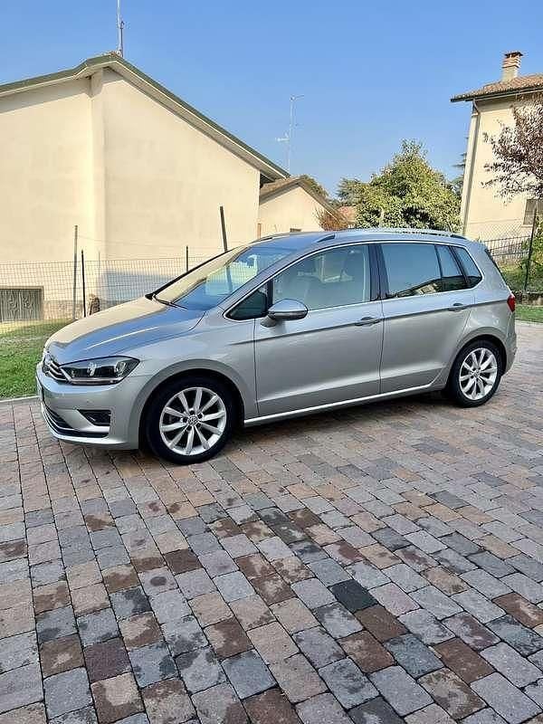 Käytetty VW Golf Sportsvan Highline 110 HP (80 kW) 2016 Tila-auto