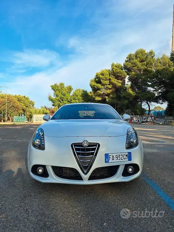 Usata Alfa Romeo Giulietta 105 CV (77 kW) 2015 Utilitaria