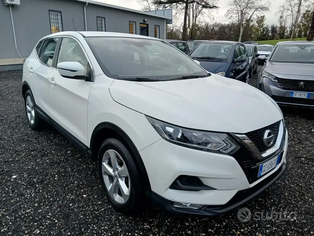 Usata Nissan Qashqai N-Connecta 140 CV (102 kW) 2019 Bianco SUV