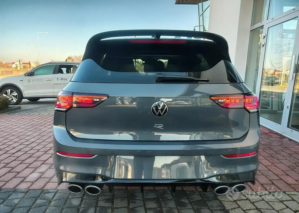 Nuova VW Golf VIII R 333 CV (244 kW) 2026 Grigio Berlina