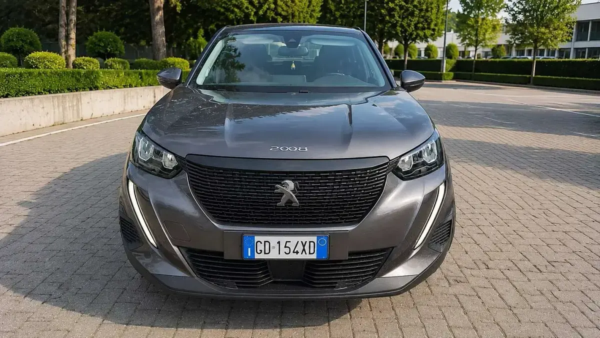 Usata Peugeot 2008 Allure 102 CV (75 kW) 2021 SUV