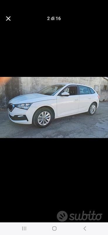 Bianco Usata 2023 Skoda Scala Ambition Utilitaria | 16.000 € - Immagine 1/4