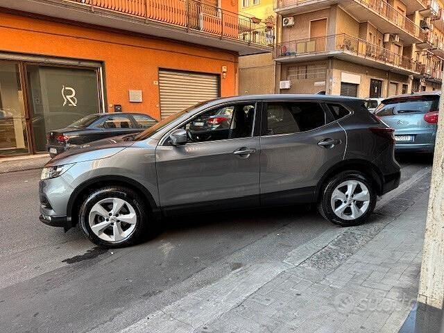 Usata Nissan Qashqai Acenta 116 CV (85 kW) 2019 Grigio SUV
