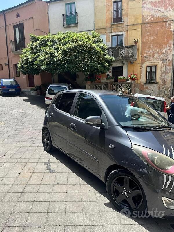 Usata Hyundai i10 69 CV (50 kW) 2012 Grigio Utilitaria