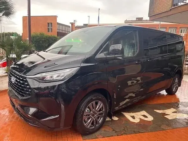 Nuova Ford Tourneo Titanium 135 CV (99 kW) 2026 Grigio Monovolume