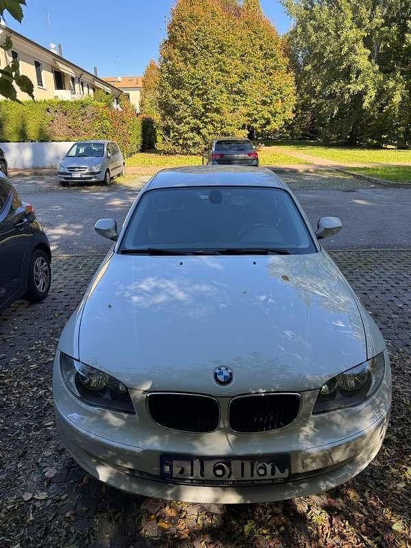 Usata BMW 116 116 CV (85 kW) 2011 Bianco Utilitaria