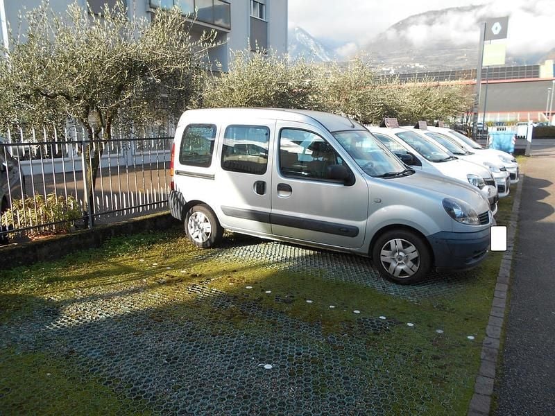 Usata Renault Kangoo 85 CV (62 kW) 2007 Grigio Monovolume
