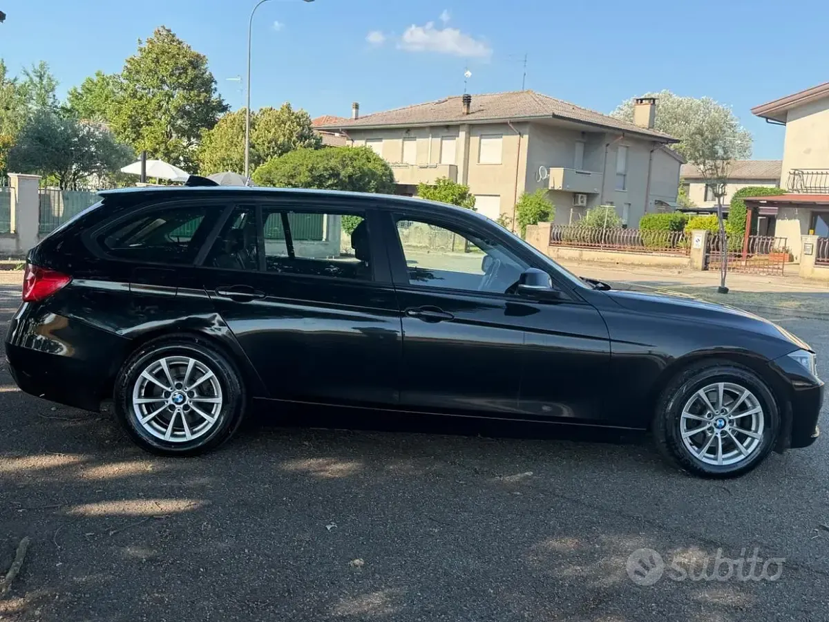 Usata BMW 318 Luxury Line 143 CV (105 kW) 2014 Nero Station wagon