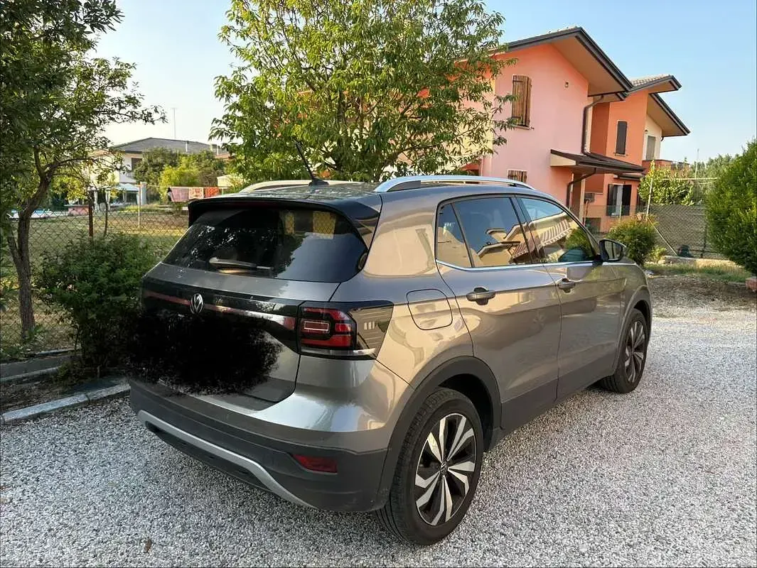 Usata VW T-Cross Advance 110 CV (80 kW) 2021 Grigio SUV