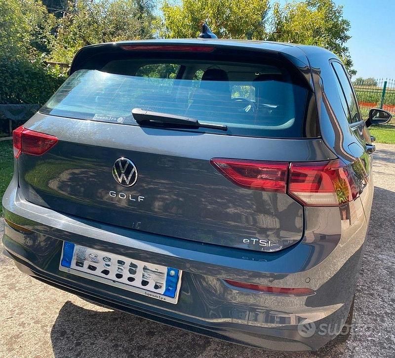 Usata VW Golf VIII Life 150 CV (110 kW) 2020 Grigio Berlina