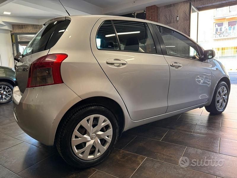 Brugt Toyota Yaris Sol 87 HK (63 kW) 2008 Grå Hatchback