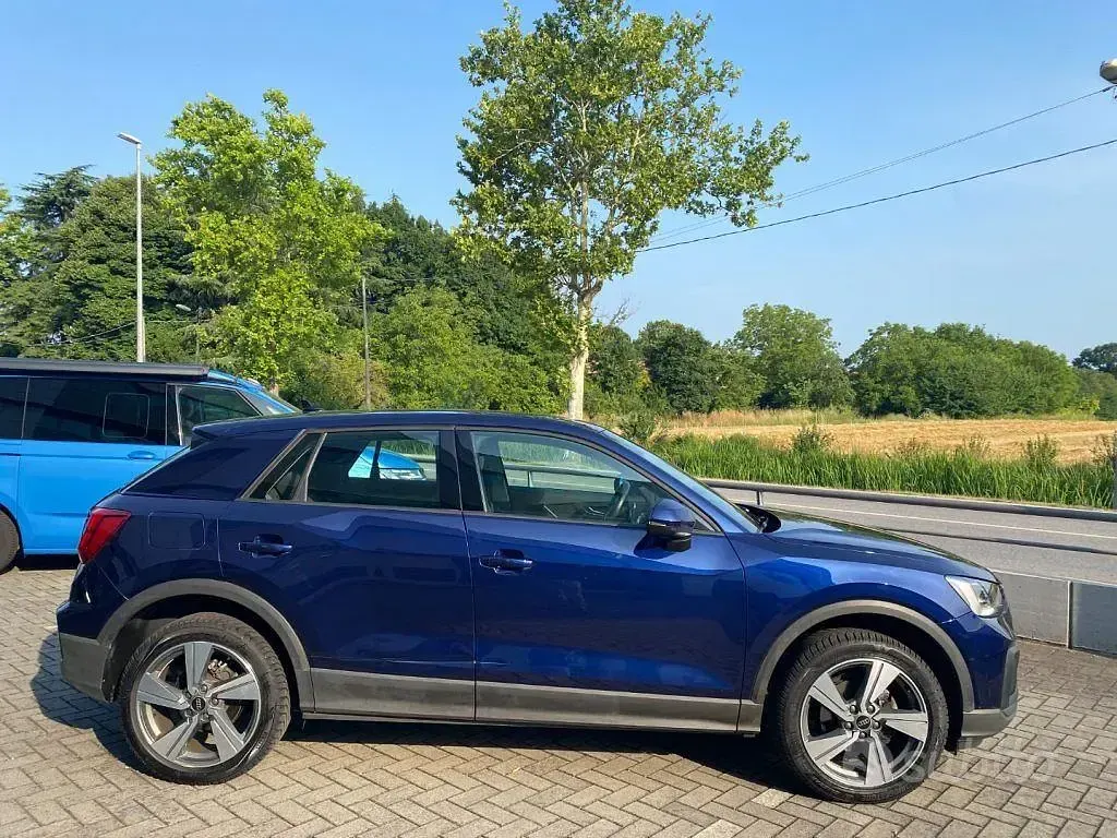 Usata Audi Q2 Business 150 CV (110 kW) 2023 Grigio SUV
