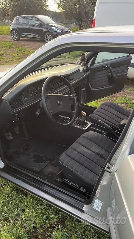 Usata Mercedes 190 1992 Grigio Berlina