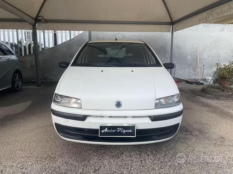 Usata Fiat Punto 60 CV (44 kW) 2002 Bianco Utilitaria