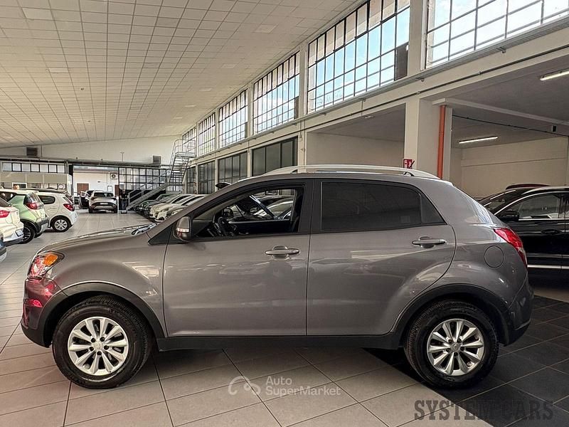 Grigio Usata 2015 Ssangyong (KGM) Korando SUV | 6400 € (Buon prezzo) - Immagine 1/4
