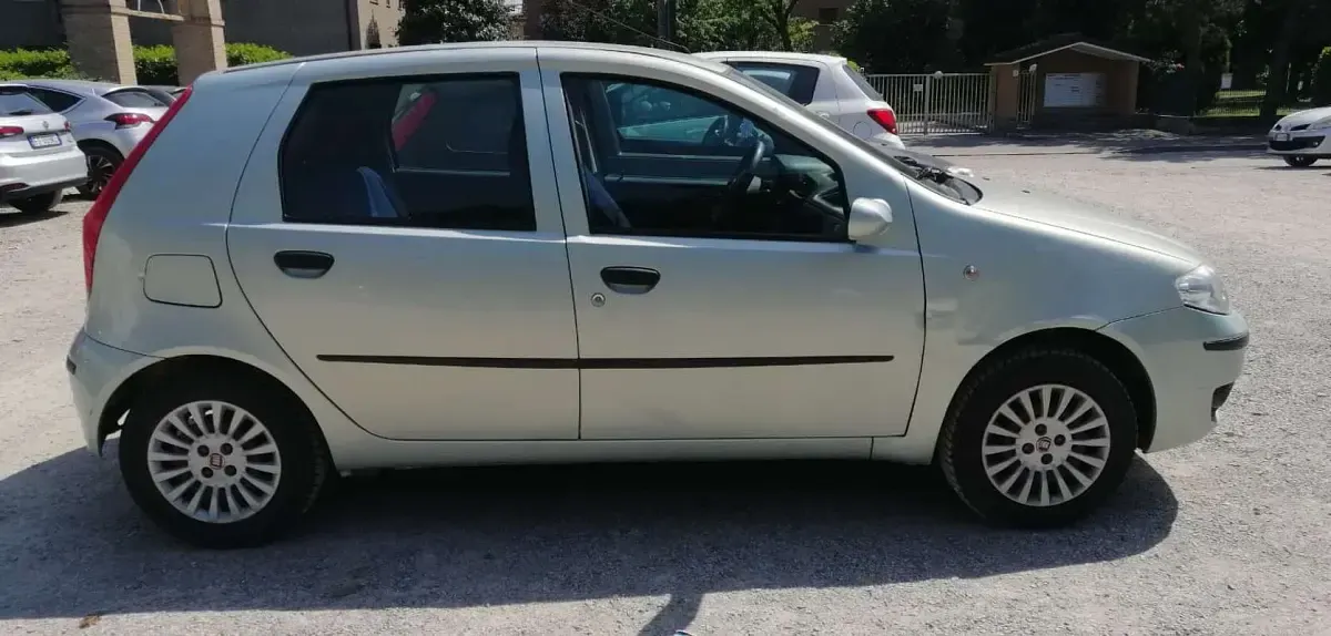 Gebraucht Fiat Punto Dynamic 95 PS (69 kW) 2004 Grün Kleinwagen