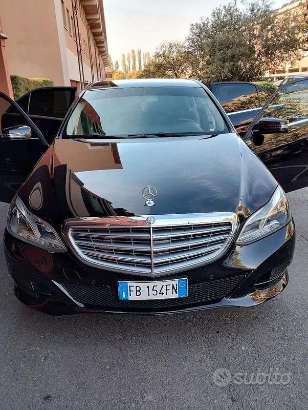 Usata 2015 Mercedes E200 Tre volumi | 15.000 € (Buon prezzo) - Immagine 1/4