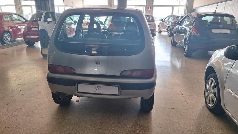 Usata Fiat Seicento 54 CV (39 kW) 2001 Argento Utilitaria