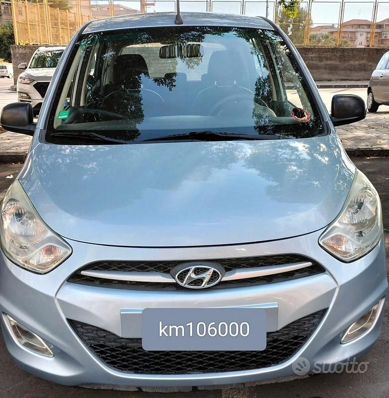 Grigio Usata 2011 Hyundai i10 Due volumi | 4400 € - Immagine 1/4