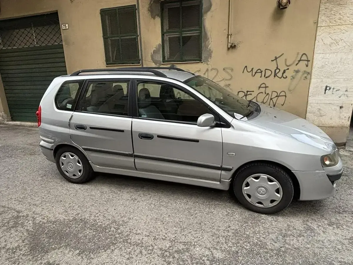 Usata Mitsubishi Space Star 98 CV (72 kW) 2003 Grigio Monovolume