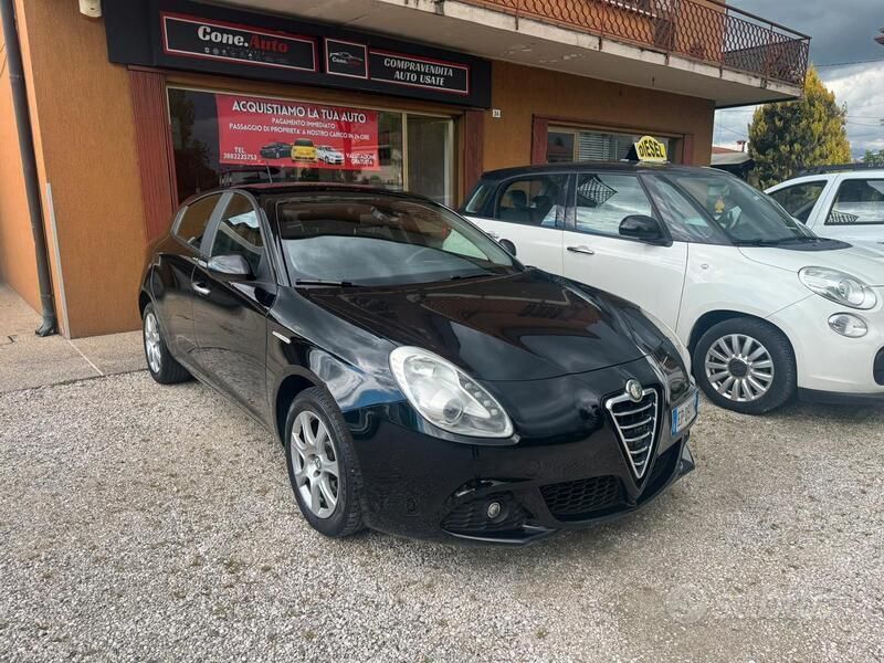 Nero Usata 2013 Alfa Romeo Giulietta Distinctive Due volumi | 4200 € (Ottimo prezzo) - Immagine 1/4