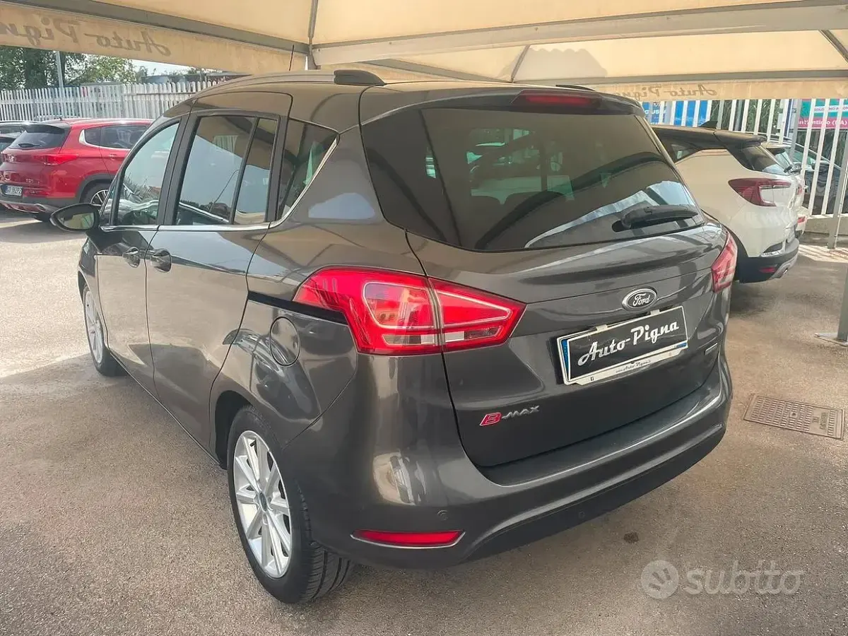 Usata Ford B-MAX Titanium X 101 CV (74 kW) 2016 Grigio Monovolume