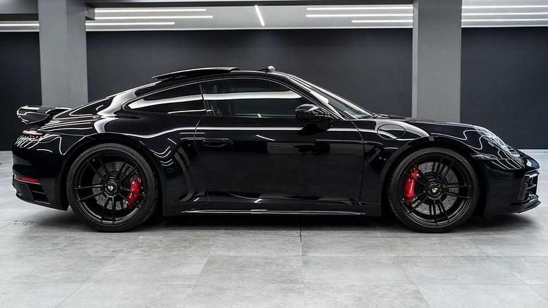 Usata Porsche 911 Carrera 4 GTS Chrono 480 CV (353 kW) 2024 Nero jet metall perlato Coupé